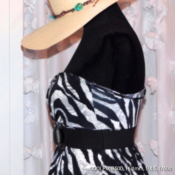 (24)Dress Rue21 Size Small Black & White with Belt - Picture 4 of 4